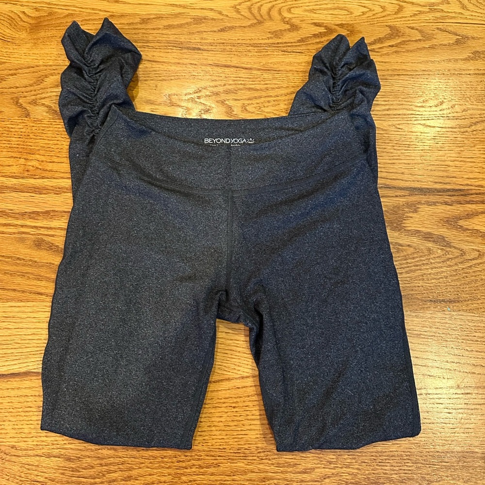 Beyond Yoga Gathered Ankle Leggings - Picture 2 of 5